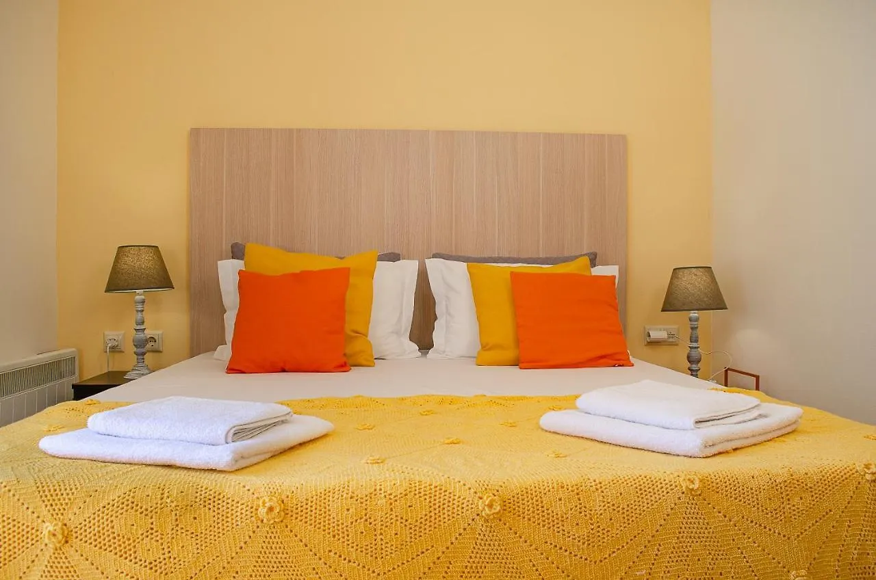 Πανσιόν Divine Apartments Κουνουπιδιανά