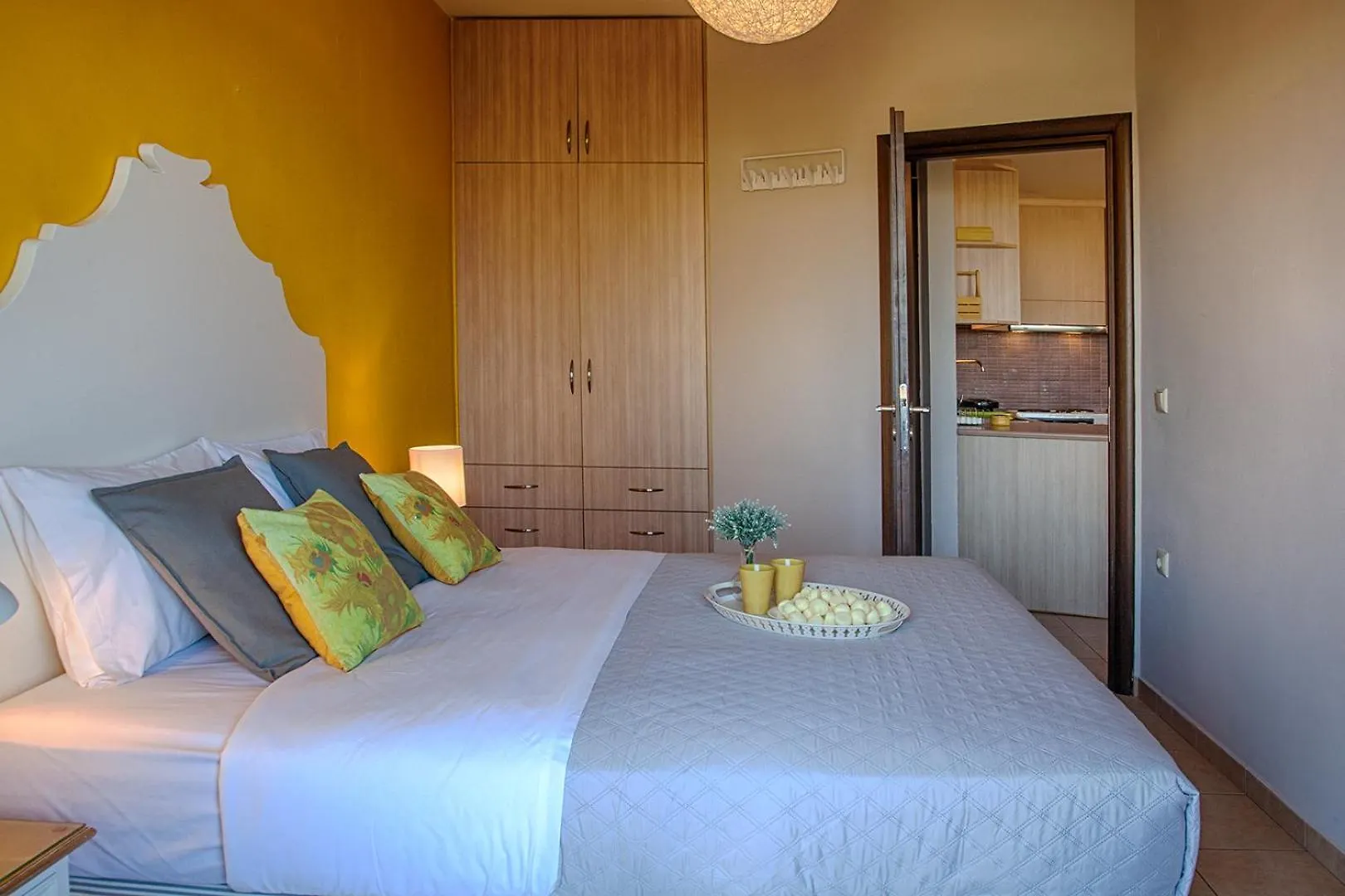 Divine Apartments Κουνουπιδιανά