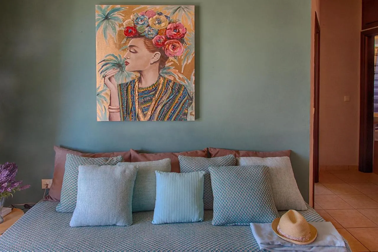 Πανσιόν Divine Apartments Κουνουπιδιανά
